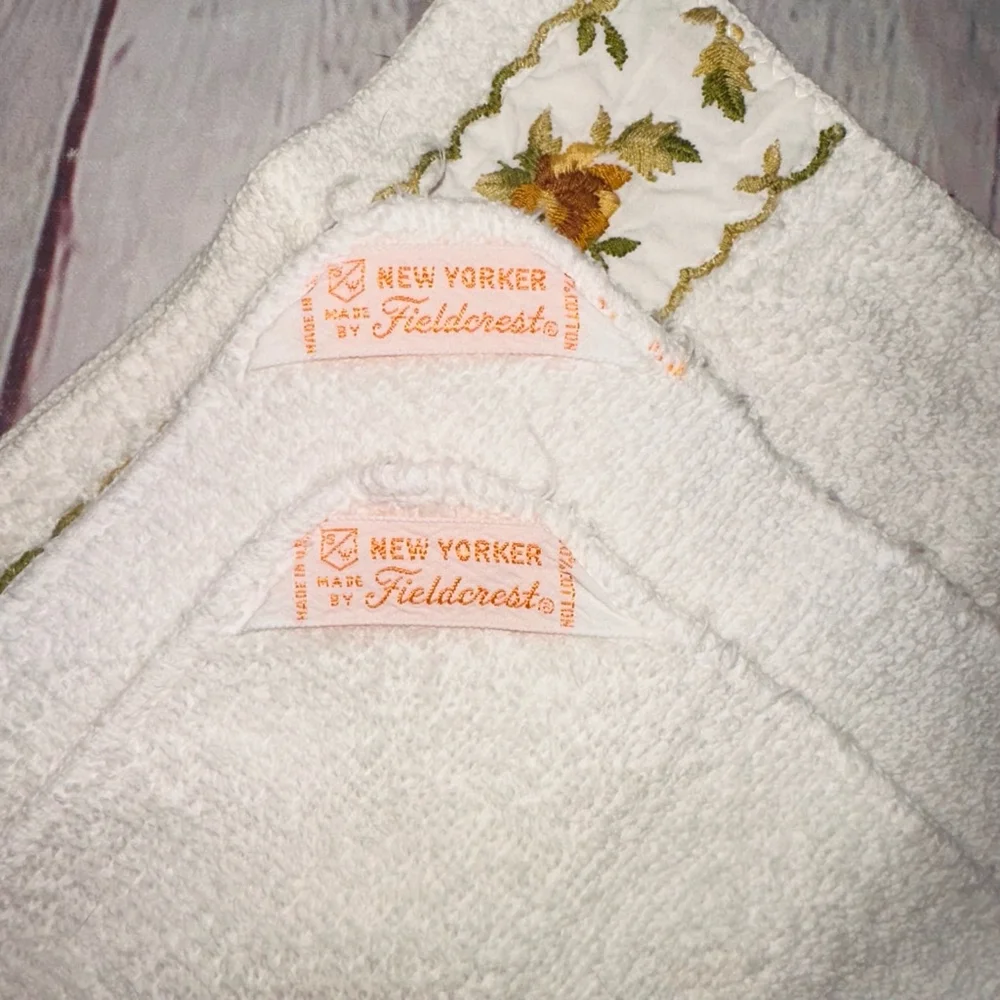 Vintage New Yorker By Fieldcrest Hand Towels and Washcloth Terry Cloth Set of 2